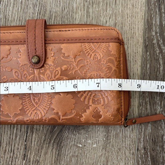 The Sak Brown Leather Wallet - Picture 6 of 8